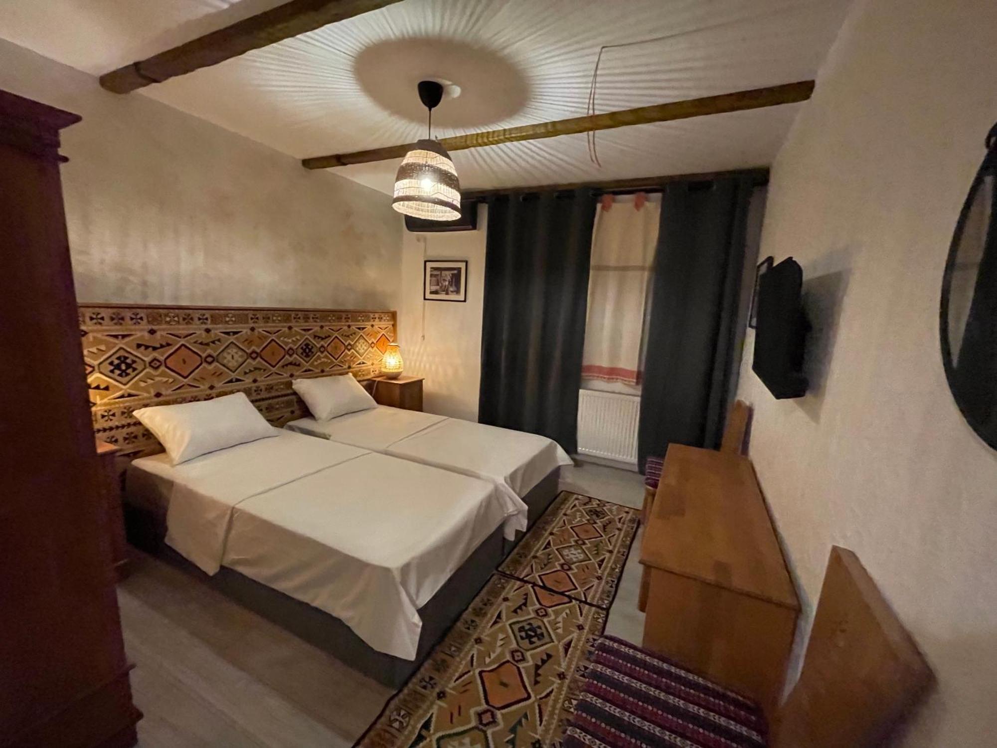 Hotel Casa Romaneasca Otopeni Ngoại thất bức ảnh