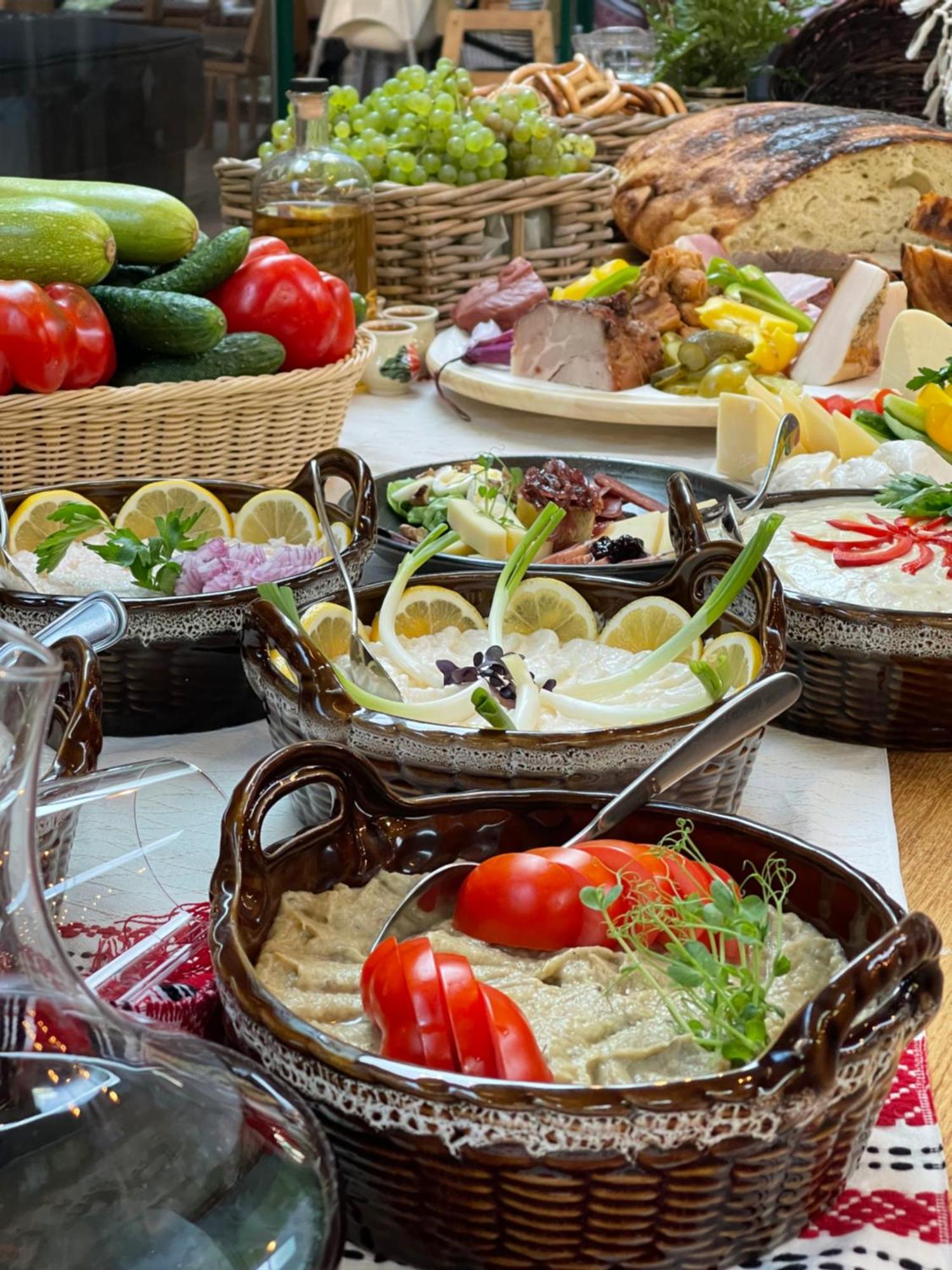 Hotel Casa Romaneasca Otopeni Ngoại thất bức ảnh