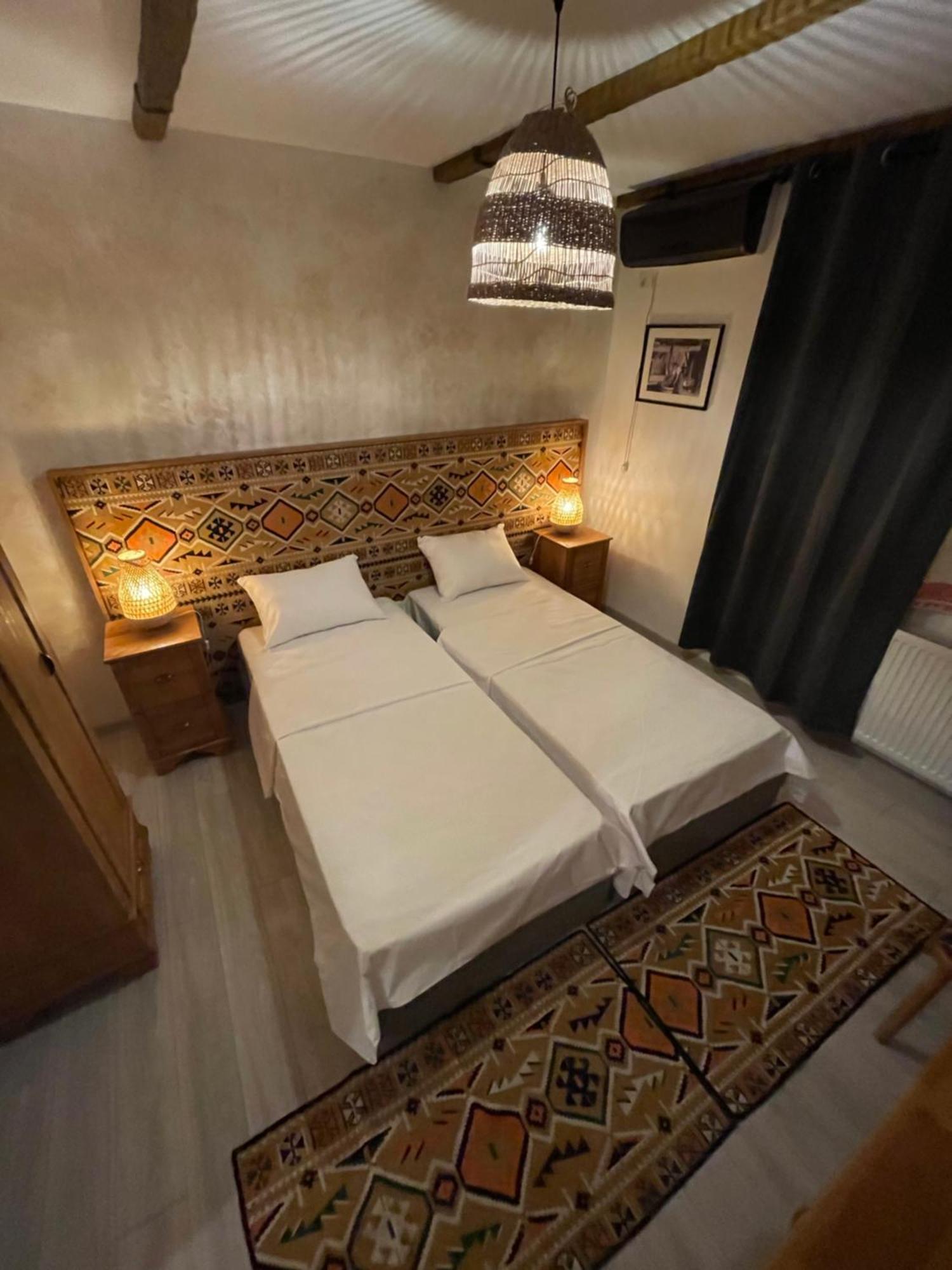 Hotel Casa Romaneasca Otopeni Ngoại thất bức ảnh