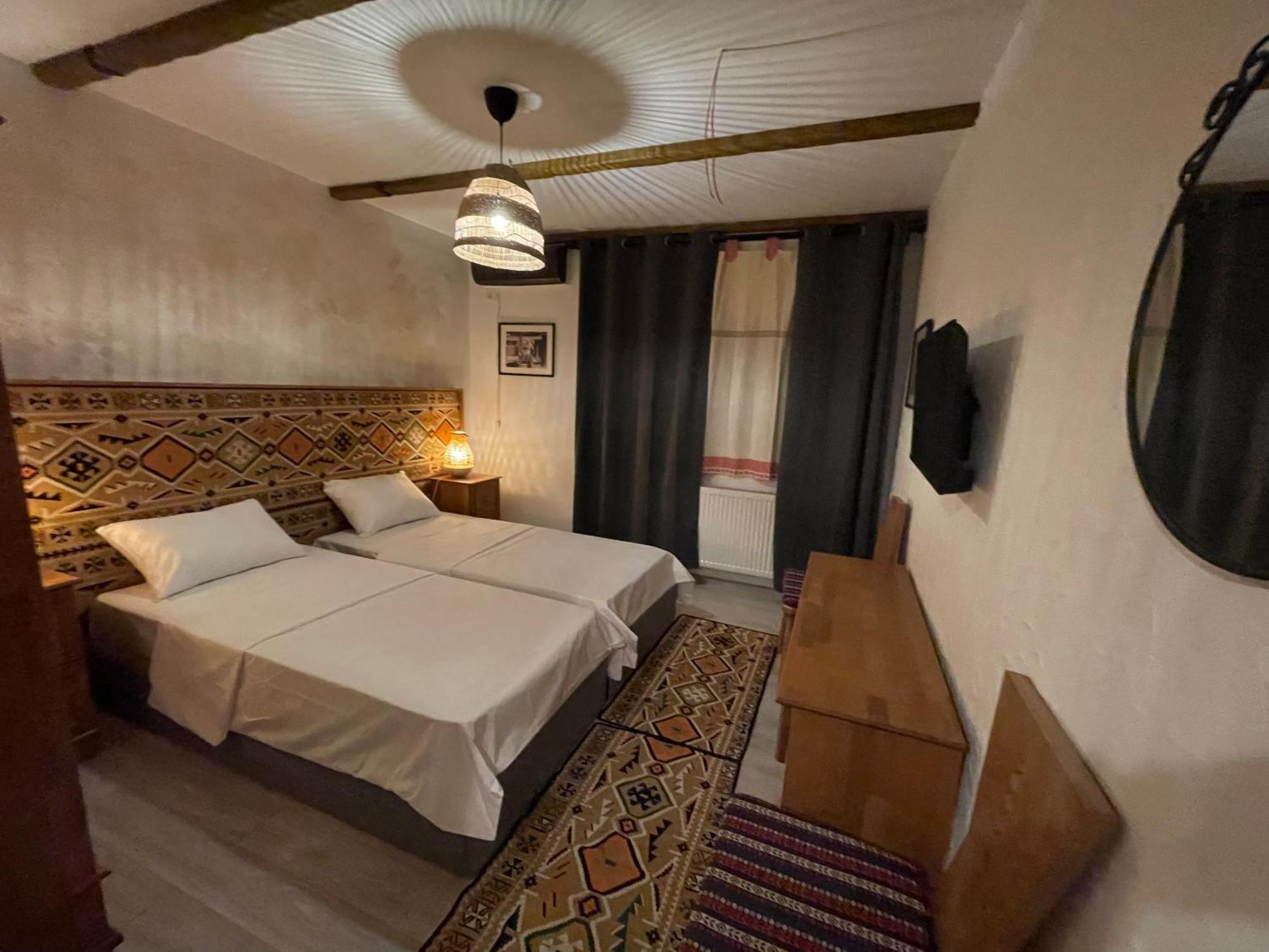 Hotel Casa Romaneasca Otopeni Ngoại thất bức ảnh