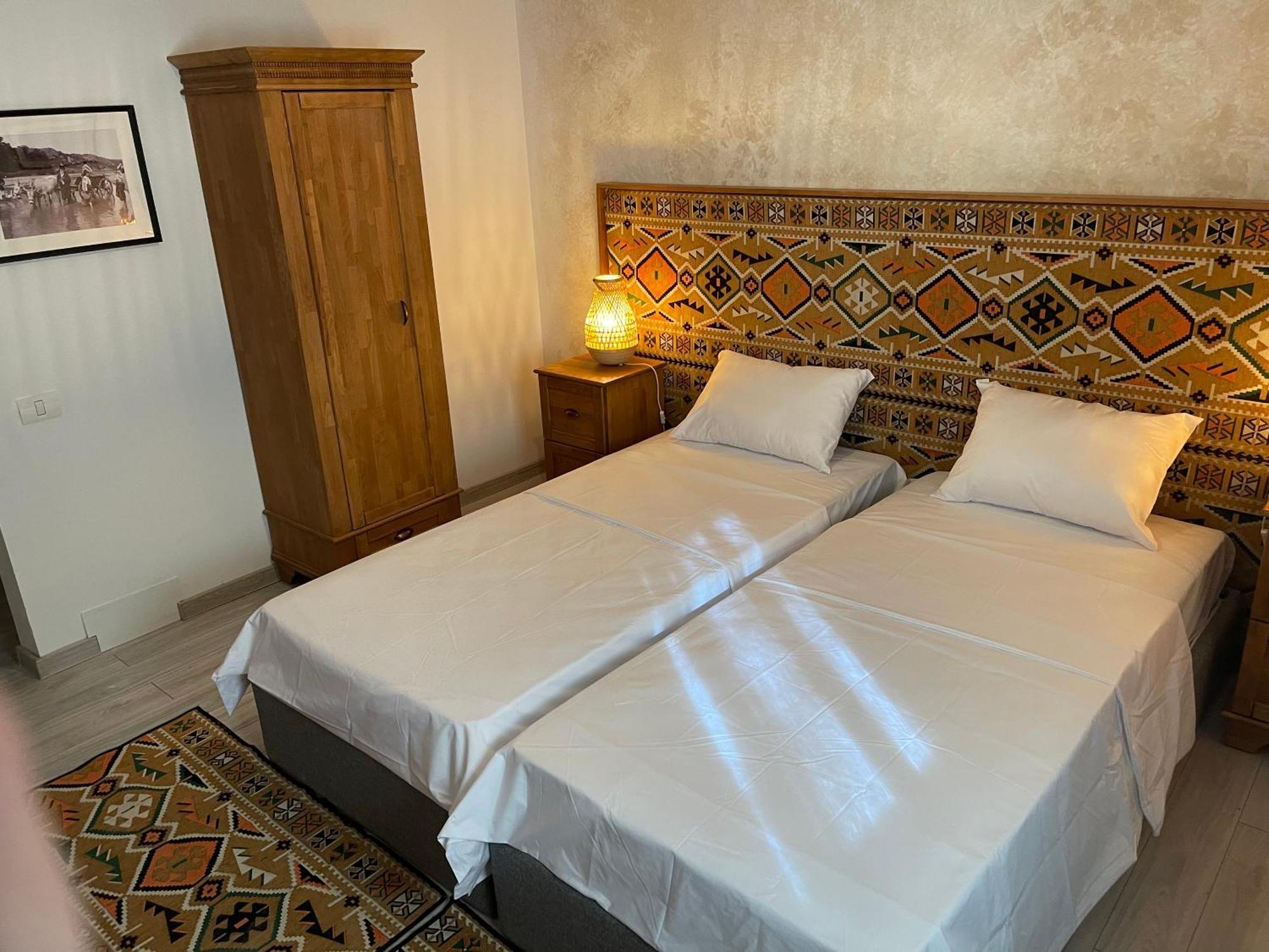 Hotel Casa Romaneasca Otopeni Ngoại thất bức ảnh