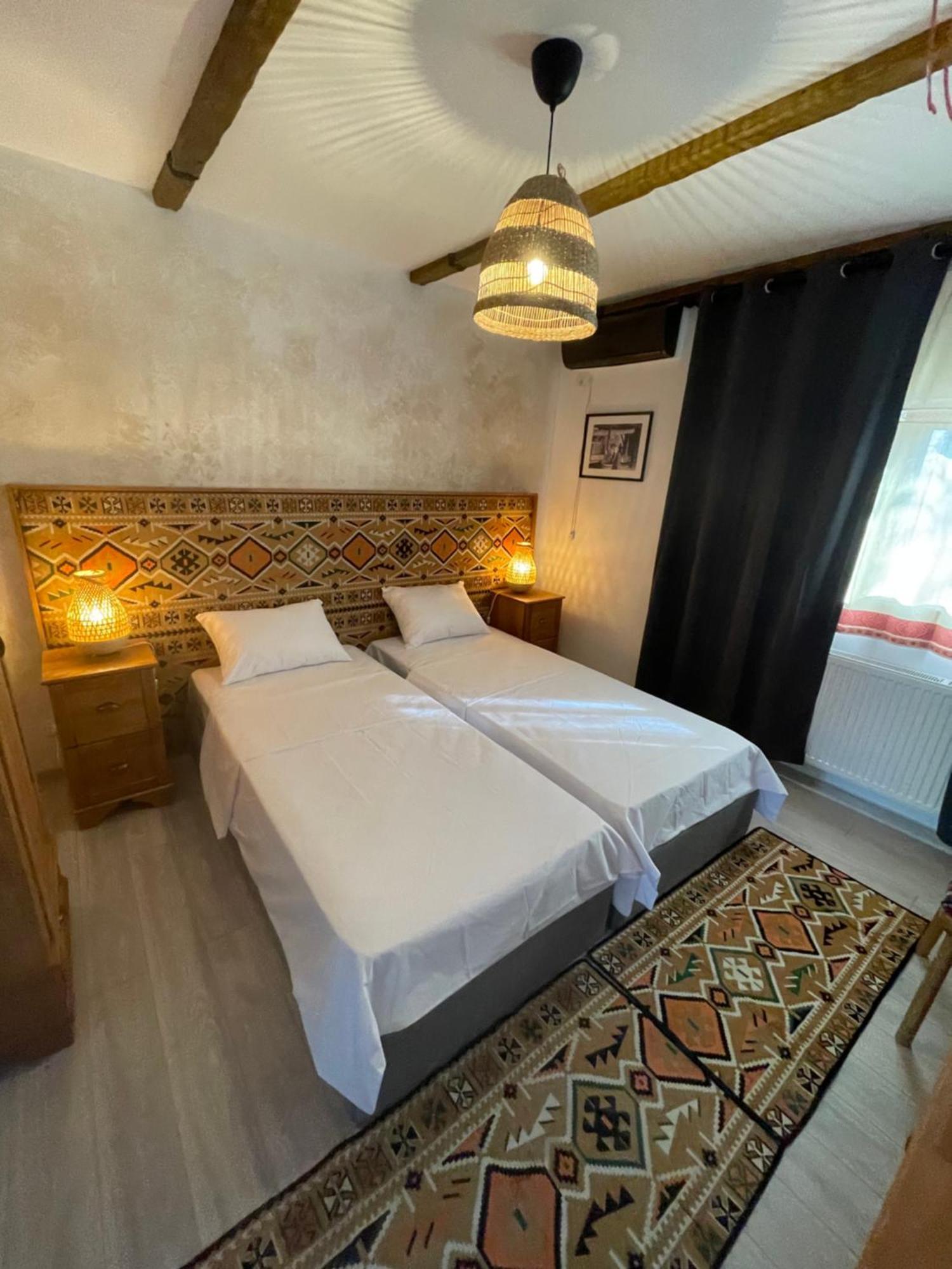 Hotel Casa Romaneasca Otopeni Ngoại thất bức ảnh